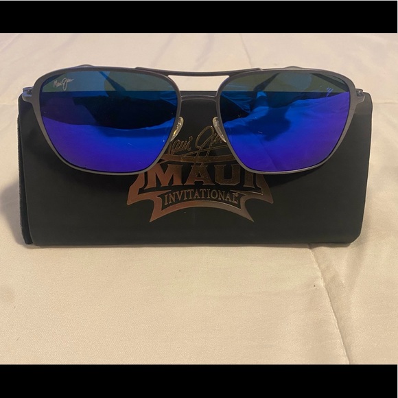 Maui Jim Beaches titanium frame. Exclusive Maui Invitational case. - Picture 2 of 10